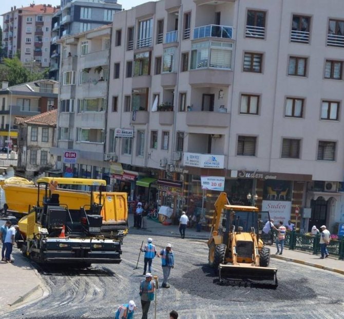 Asfalt çalışmaları tüm hızıyla sürüyor