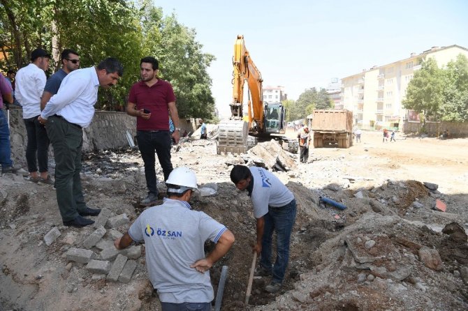 Başkan Asya, üst yapı çalışmalarını inceledi