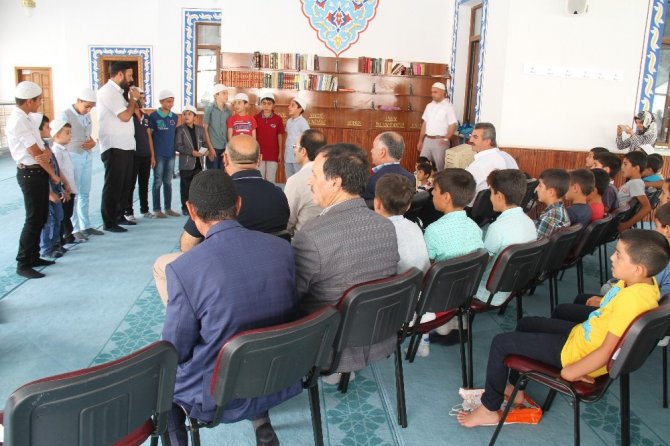 Kur’an kursu öğrencilerinden 15 Temmuz programı