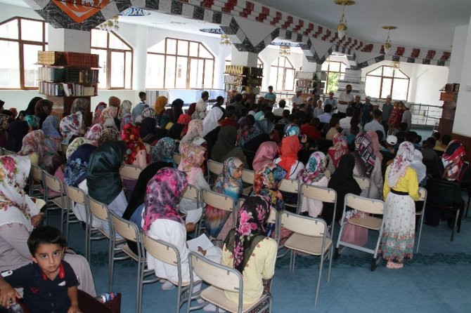 Kur’an kursu öğrencilerinden 15 Temmuz programı