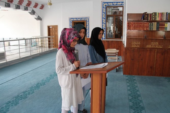 Kur’an kursu öğrencilerinden 15 Temmuz programı