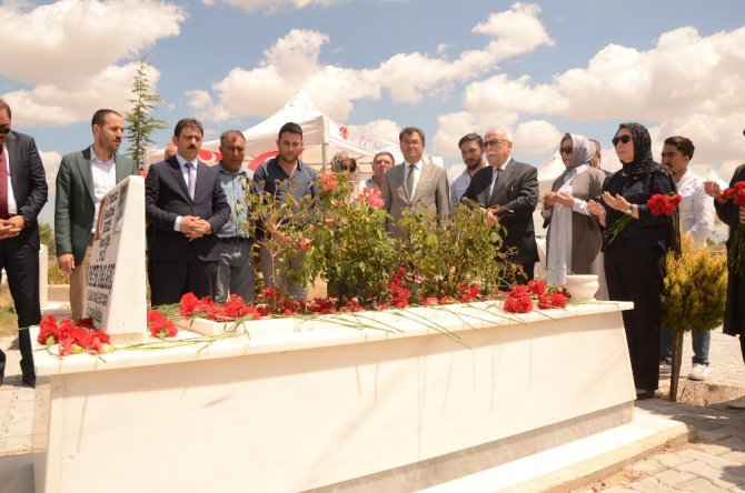 15 Temmuz şehidi kabri başında anıldı