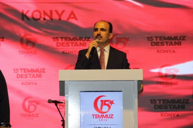 15 Temmuz’un yıldönümünde binlerce kişi Mevlana Meydanı’na akın etti