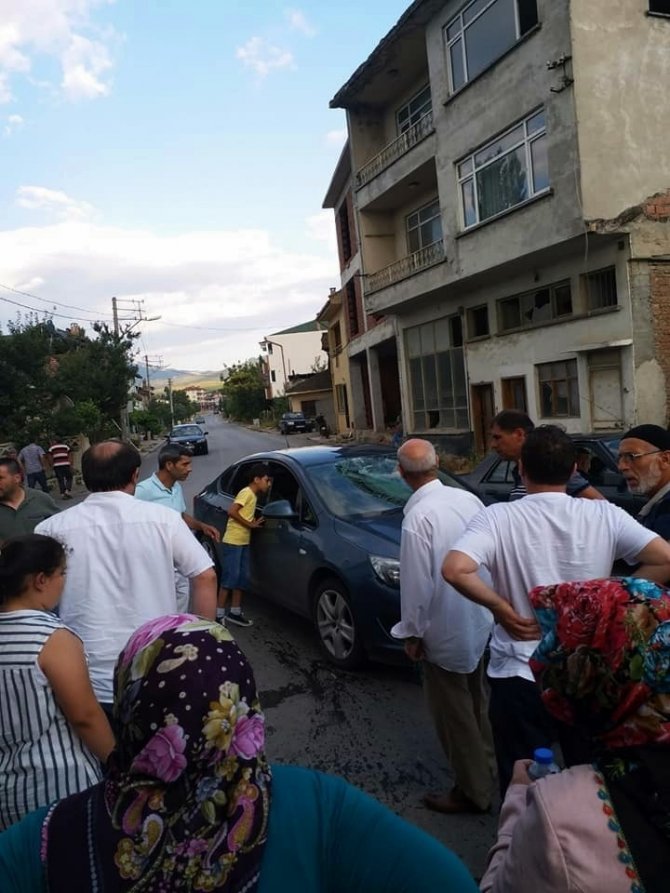 Sakarya’da motosiklet ile otomobil çarpıştı: 2 yaralı
