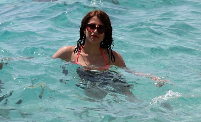 Alanya’da plajlar tıklım tıklım