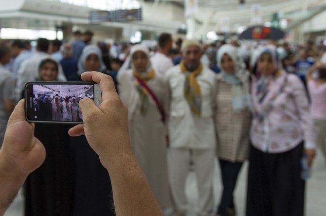 Ankara’dan ilk hac kafilesi dualarla uğurlandı