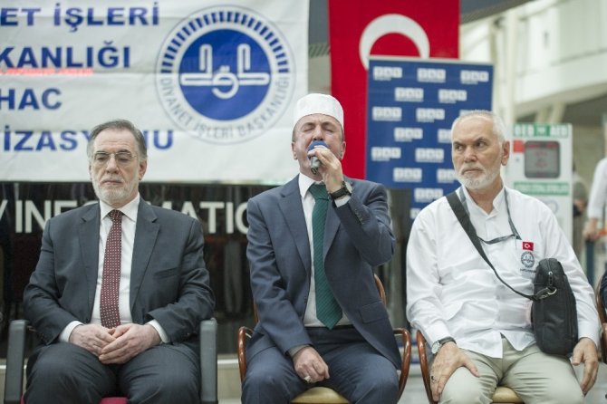 Ankara’dan ilk hac kafilesi dualarla uğurlandı