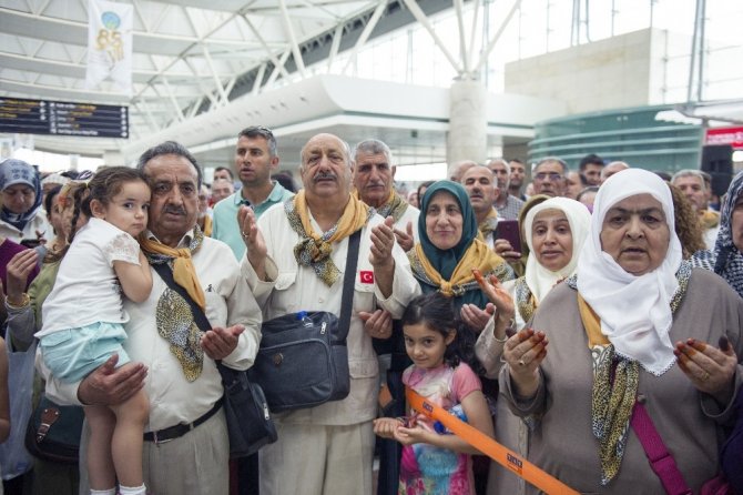 Ankara’dan ilk hac kafilesi dualarla uğurlandı