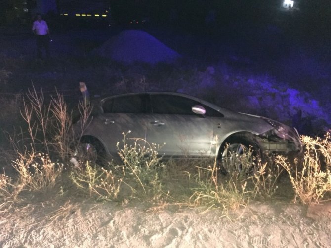 Otomobil şarampole devrildi: 4 yaralı