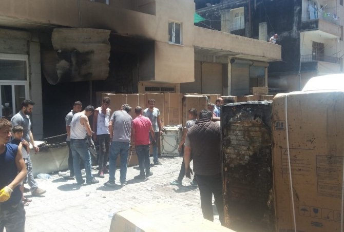 Beyaz eşya deposunda yangın