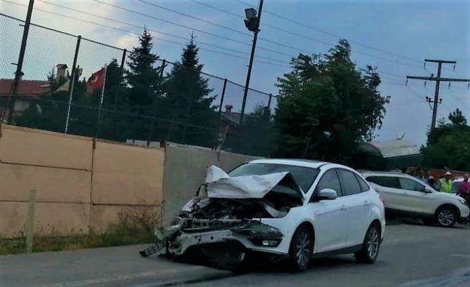 Eskişehir’de trafik kazası; 2 yaralı