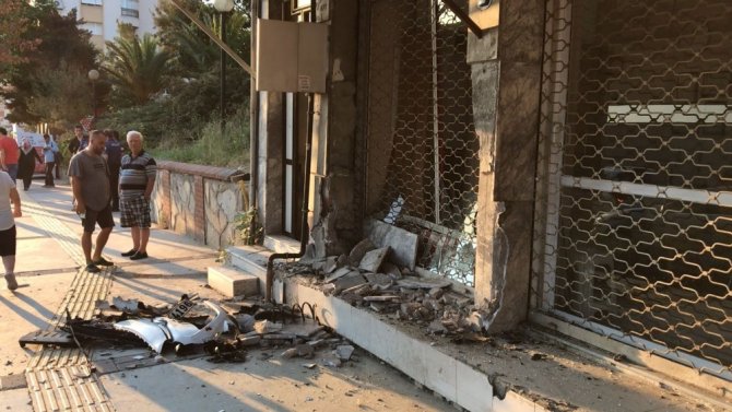 İzmir’de trafik kazası: 4 yaralı