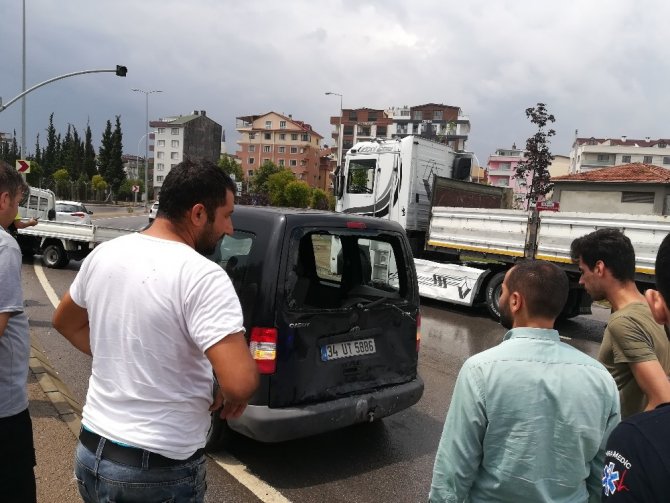 Kocaeli’de zincirleme trafik kazası: 3 yaralı