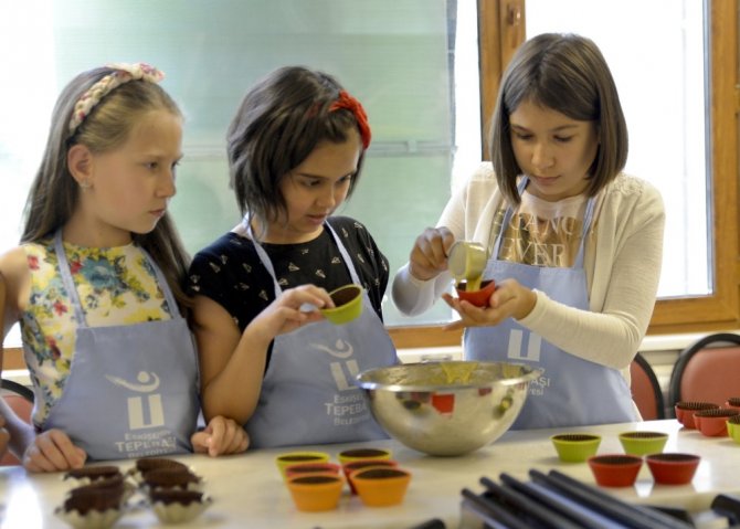 Minik aşçılar mutfakta