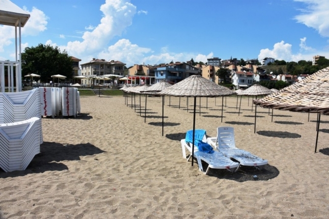 Mutlukent Halk Plajı’na yoğun ilgi