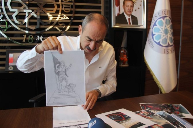 "Heykel tehlike arz ettiği için esnafımızın isteği doğrultusunda kaldırıldı"