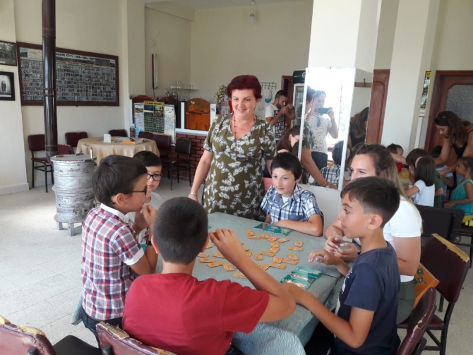 Kazandereli çocuklar, Çocuk Kulübü ile eğlenirken öğrendi