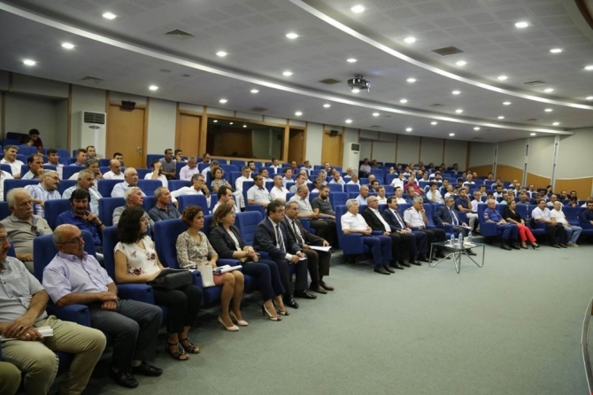 Vali Tavlı muhtarlarla bir araya geldi