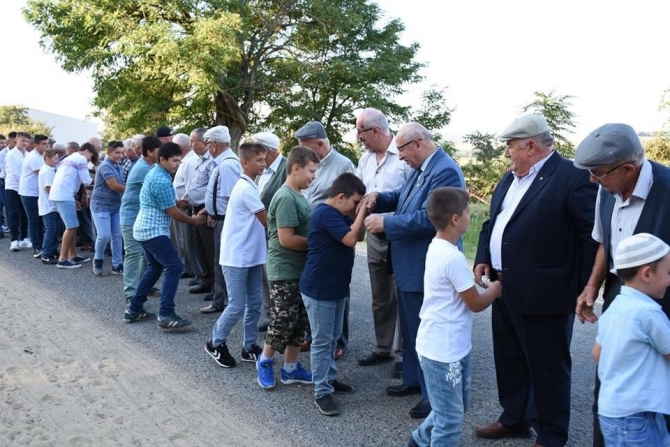 Başkan Albayrak, Kurban Bayramı’nı vatandaşla kutluyor