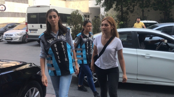 Trafiği biririne katan tek teker Buse'den şok sözler "Pişman değilim"