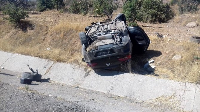 Adıyaman-Gölbaşı karayolunda Otomobil takla attı: 6 yaralı