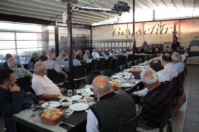 Konya'nın Beyşehir İlçe Belediye Başkanı Murat Özaltun hemşehrileriyle buluştu