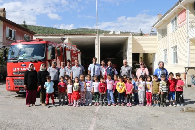 Burdur'un Bucak İtfaiye Müdürlüğüne Miniklerden anlamlı ziyaret