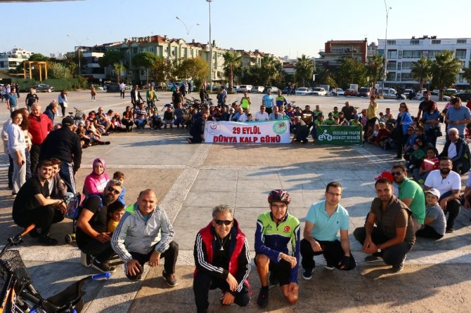 Samsun'da "29 Eylül Dünya Kalp Gününde Kalp sağlığına dikkat çekmek için pedal çevirdiler