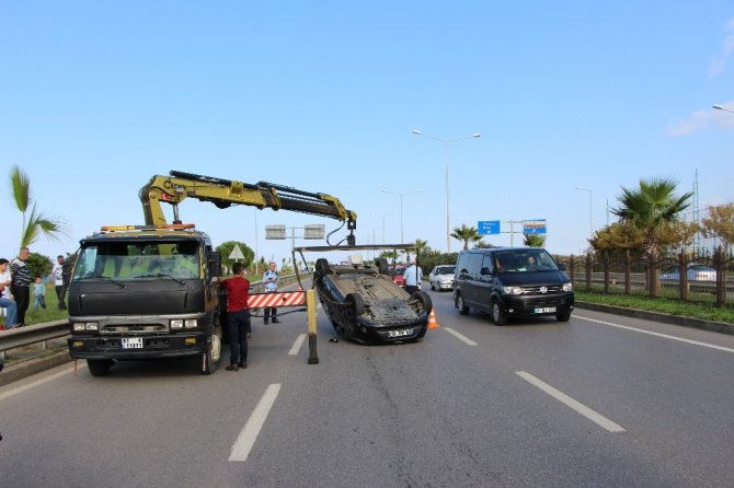 Karadeniz Sahil Yolu'nda takla attığı otomobili bırakıp kaçtı
