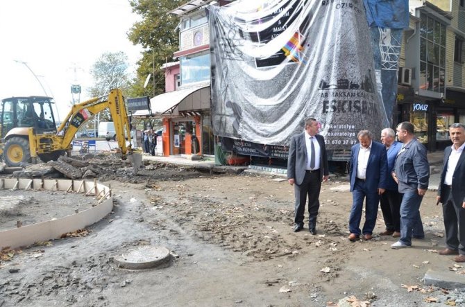 Alaplı'da kaldırımlar 30 yıl sonra yenileniyor