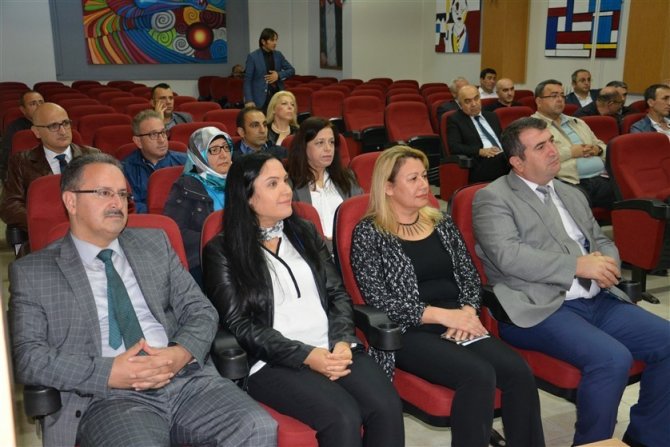 Edremit'te Eğitim yöneticilerine eğitim