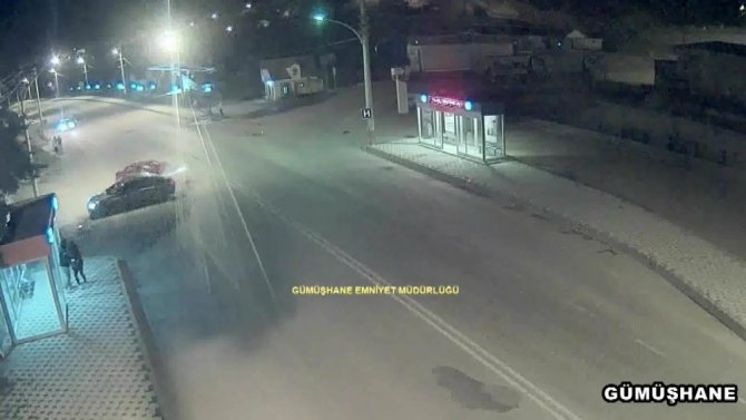 Gümüşhane’deki trafik kazalar MOBESE kameralarına yansıdı