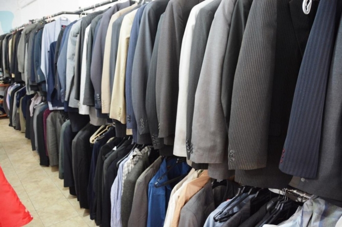 Dost eli mağazası ihtiyaç sahiplerine umut oluyor