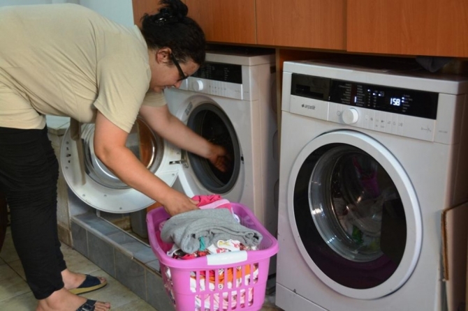 Dost eli mağazası ihtiyaç sahiplerine umut oluyor