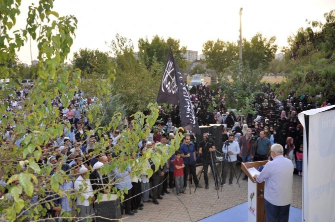 Diyarbakır'da Yasin Börü ve arkadaşları mezarları başında anıldı