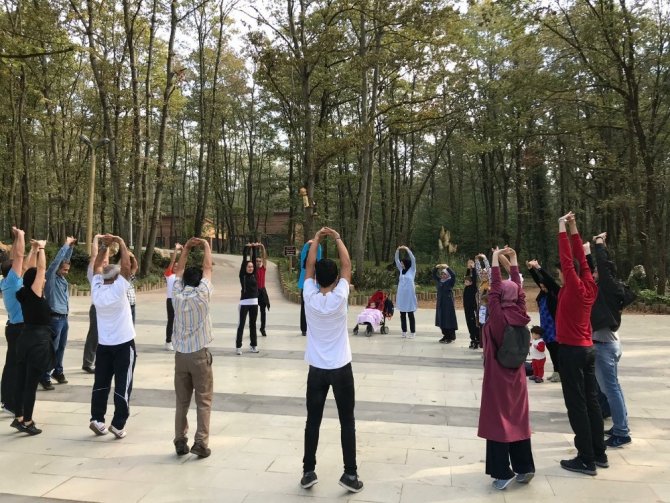 Kartepeli kadınlar sporda: "Hareket Ediyoruz Sağlıklı Kalıyoruz"