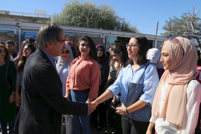 Nevşehir Hacı Bektaş Veli Üniversitesi 1. sınıf öğrencilerine ‘Geleneksel Uyum Gezisi’ düzenledi