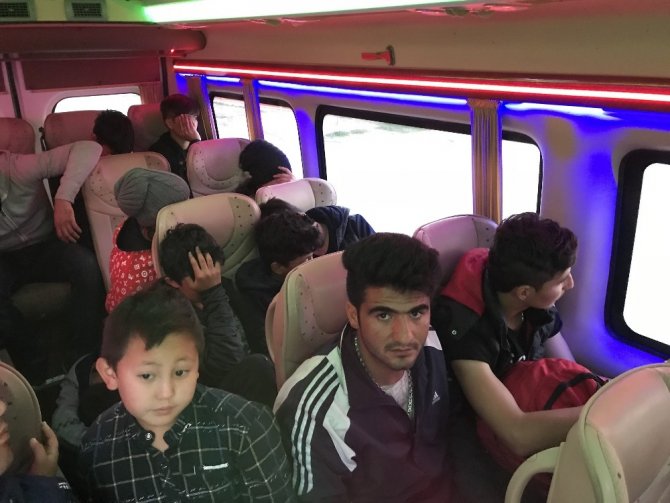 Çanakkale'nin Ayvacık ilçesinde 44 mülteci yakalandı