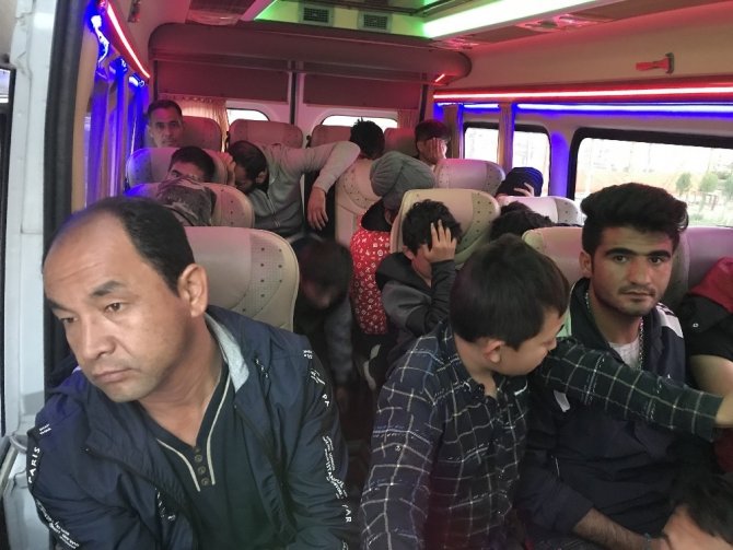 Çanakkale'nin Ayvacık ilçesinde 44 mülteci yakalandı