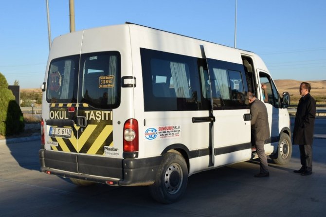 Çorum'un Sungurlu İlçe Milli Eğitim Müdürlüğü tarafından okul servisleri denetlendi