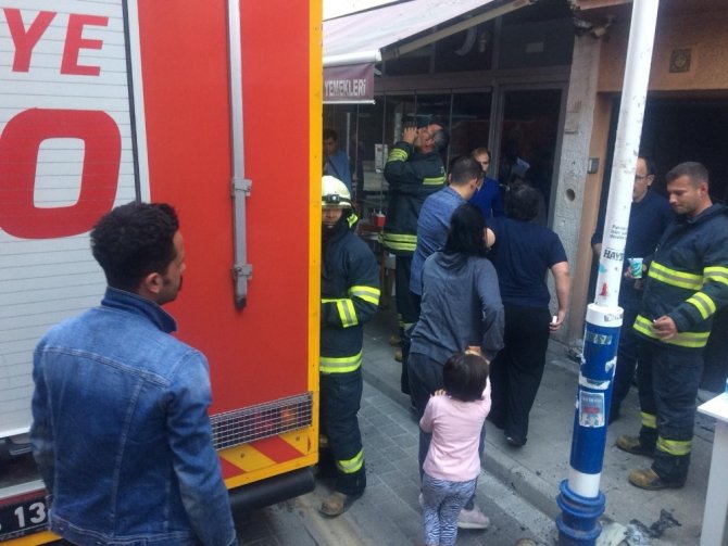 Eskişehir'de Elektrik kontağından çıkan yangın paniğe neden oldu