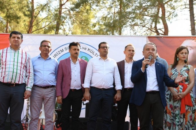 Konyaaltı Belediye Başkanı Muhittin Böcek, Burdurlularla buluştu