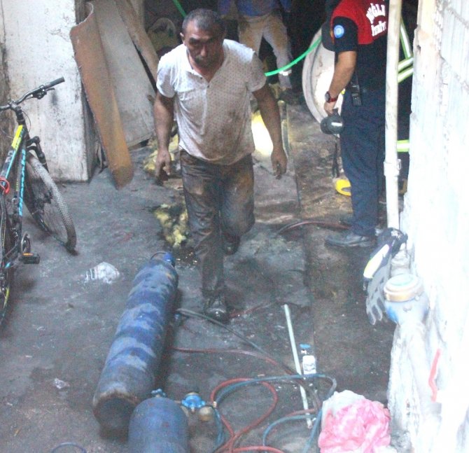 Muğla'nın Menteşe İlçesinde Yangını söndürmek isterken canından oluyordu