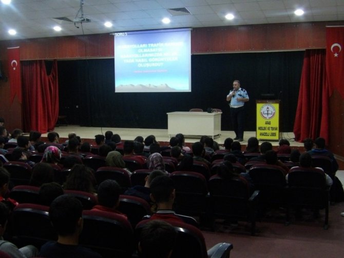 Iğdır İl Emniyet Müdürlüğü tarafından Öğrencilere Trafik eğitimi verildi