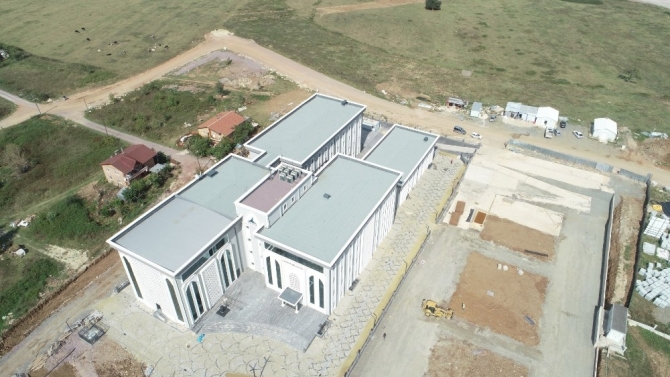 Kartepe kent Meydanı’nda çalışmalar devam ediyor