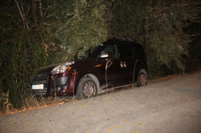 Elazığ’da hafif ticari araç trafik kaza yaptı:2 yaralı