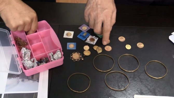 Temizlik işçileri, bulduğu parayı sahibine teslim etti