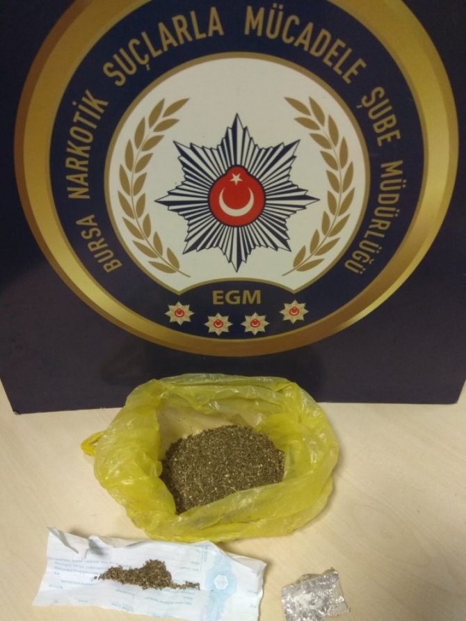 Bursa’da uyuşturucu operasyonu: 12 kişiyi yakalandı 4 gözaltı