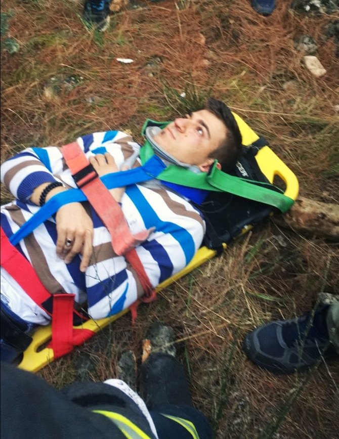 Hurdaya dönen araçtan yaralı kurtuldu 17.10.2018