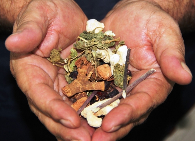 Kış yaklaştı, bitki çaylarına ve doğal ürünlere rağbet arttı